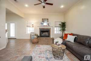 101 Las Lomas Dr (3)