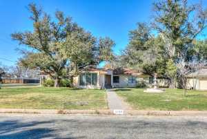 2420 Live Oak St (32)