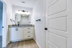 1117 E 26th St (21)