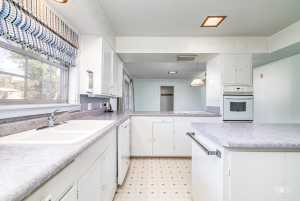 906 Ave J (17)