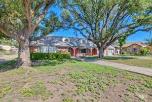 906 Ave J (6)