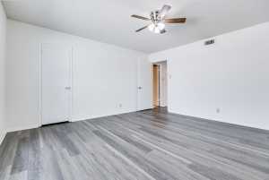 2472 - D University Ave (18)