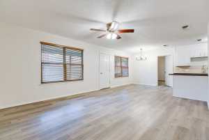 1809 N Harrison St (5)