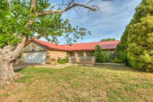 206 Crestwood Dr