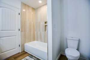 702 W Ave Z (28)