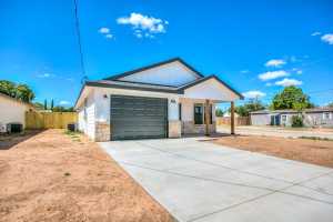 702 W Ave Z (3)