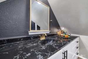 1022 N Jefferson St (10)