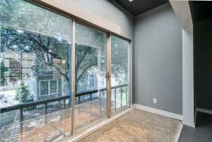 220-K W Twohig Ave (19)