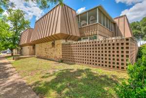 220-K W Twohig Ave (3)