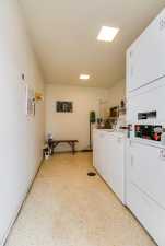 220-K W Twohig Ave (32)