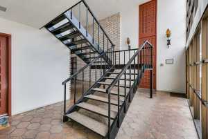 220-K W Twohig Ave (9)