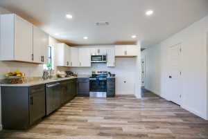 706 W Ave Z (11)
