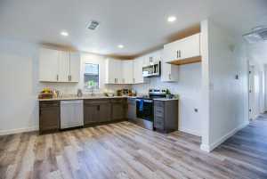 706 W Ave Z (12)