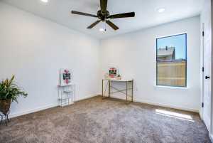 706 W Ave Z (18)