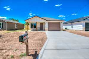 706 W Ave Z (2)