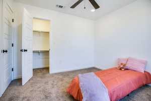 706 W Ave Z (23)