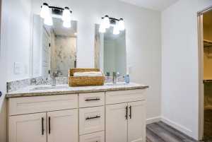 706 W Ave Z (27)