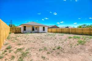 706 W Ave Z (31)