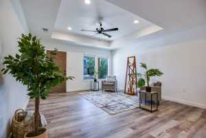 706 W Ave Z (8)