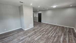 2514 S Hill St (2)