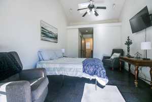 2312 Live Oak Dr (23)