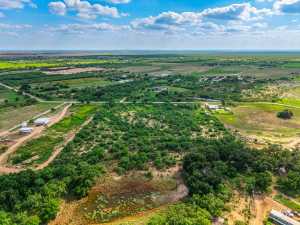 8610 N Valley Dr (7)