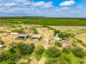 7502 County Rd 410 (77)