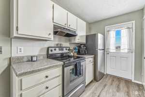 144 Stoneham St (14)