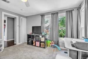 2309 W Ave L (21)
