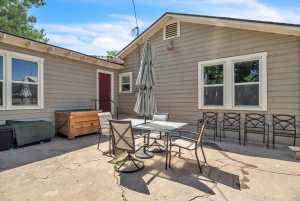 2309 W Ave L (30)