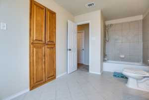 5806 Lyndhurst Dr (31)