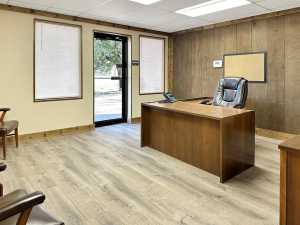 103 E Hwy 190 (7)