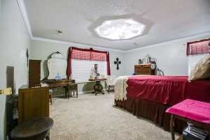 207 E 28th St (19)