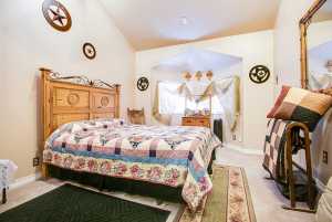 207 E 28th St (29)