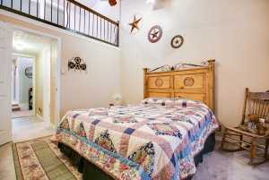 207 E 28th St (30)