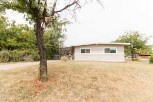 2402 Lakeside Dr (2)