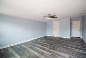 2402 Lakeside Dr (4)