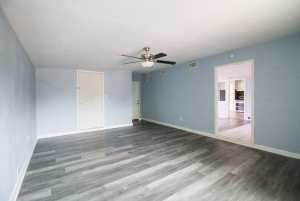 2402 Lakeside Dr (5)