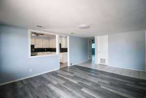 2402 Lakeside Dr (7)