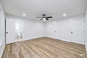 935 E 40th St (18)
