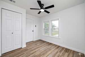 935 E 40th St (20)