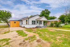 935 E 40th St (3)