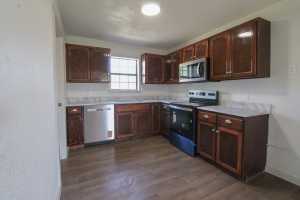 612 E 37th St (13)