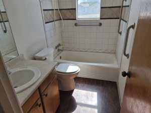 802 N Bishop St (8)