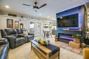 818 Van Zandt St (9)