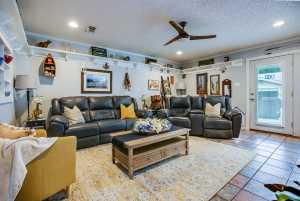 818 Van Zandt St (10)