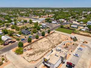 330 W 9th St (3)