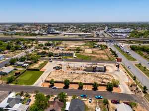 330 W 9th St (7)
