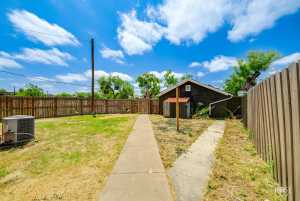 415 E Harris Ave (20)