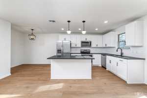 2825 N Abilene St (7)